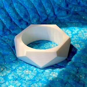 Vintage super chunky carved lucite bangle bracelet,white faceted geometric shape